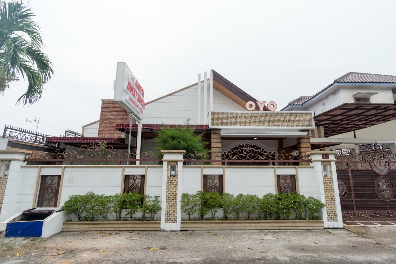 Oyo 619 Naufal Guest House Syariah Medan Extérieur photo